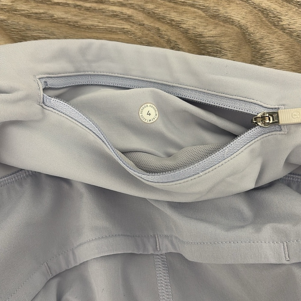 Lululemon high rise speed up short 4 inch light purple - Picture 3 of 5